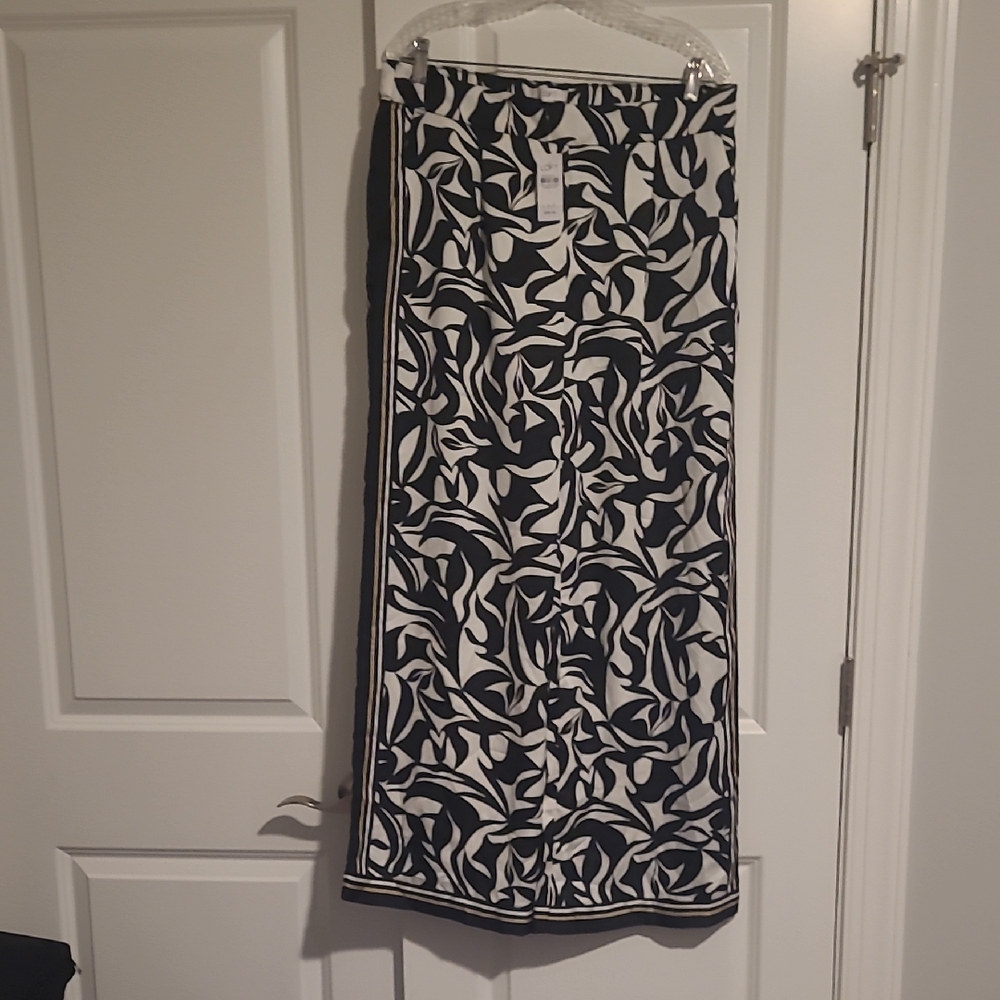 LOFT Black and White Leaf Print Wide Leg Pants